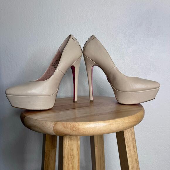 BETSEY JOHNSON CORINN PLATFORM PUMP WOMENS BONE LEATHER Size 7 1/2 - Picture 3 of 8